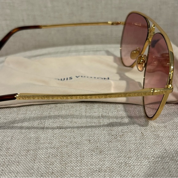 Louis Vuitton Star Pilot Sunglasses - Picture 4 of 12